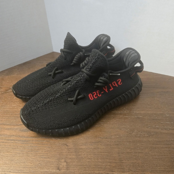 Adidas Yeezy size 10 mens yeezy kanye west boozy 350 v2 bred core